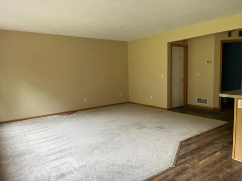 8218 Lori Lane Woodbury MN 55125