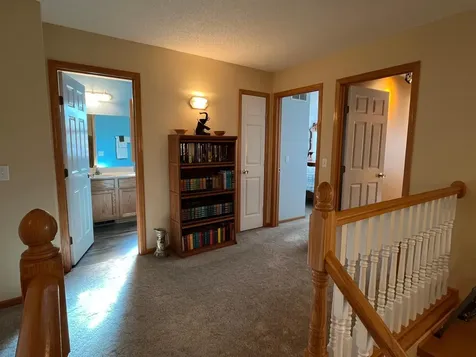 8218 Lori Lane Woodbury MN 55125