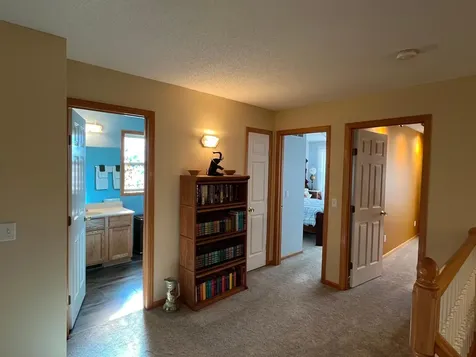 8218 Lori Lane Woodbury MN 55125