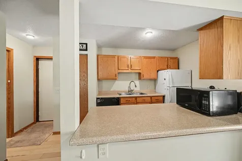 4920 Grenwich Trail N Oakdale MN 55128