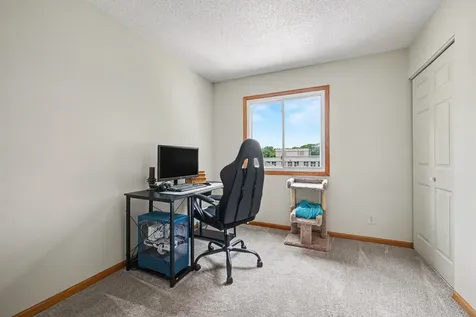 4920 Grenwich Trail N Oakdale MN 55128