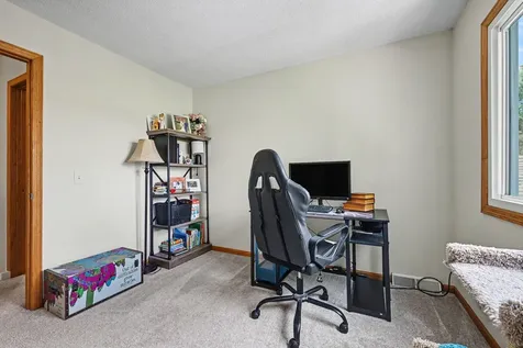 4920 Grenwich Trail N Oakdale MN 55128