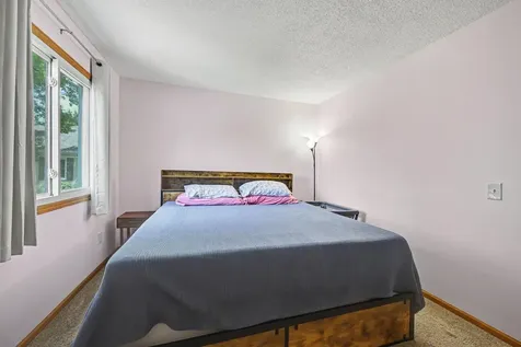 4920 Grenwich Trail N Oakdale MN 55128