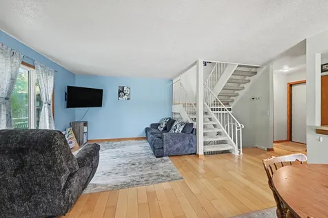 4920 Grenwich Trail N Oakdale MN 55128