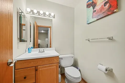4920 Grenwich Trail N Oakdale MN 55128