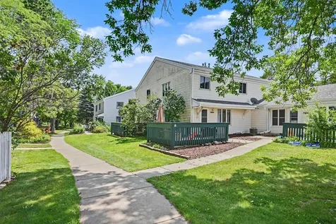 4920 Grenwich Trail N Oakdale MN 55128