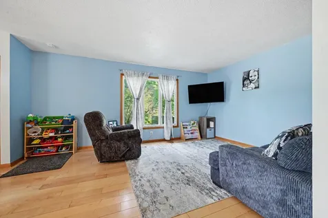4920 Grenwich Trail N Oakdale MN 55128