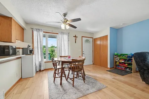 4920 Grenwich Trail N Oakdale MN 55128
