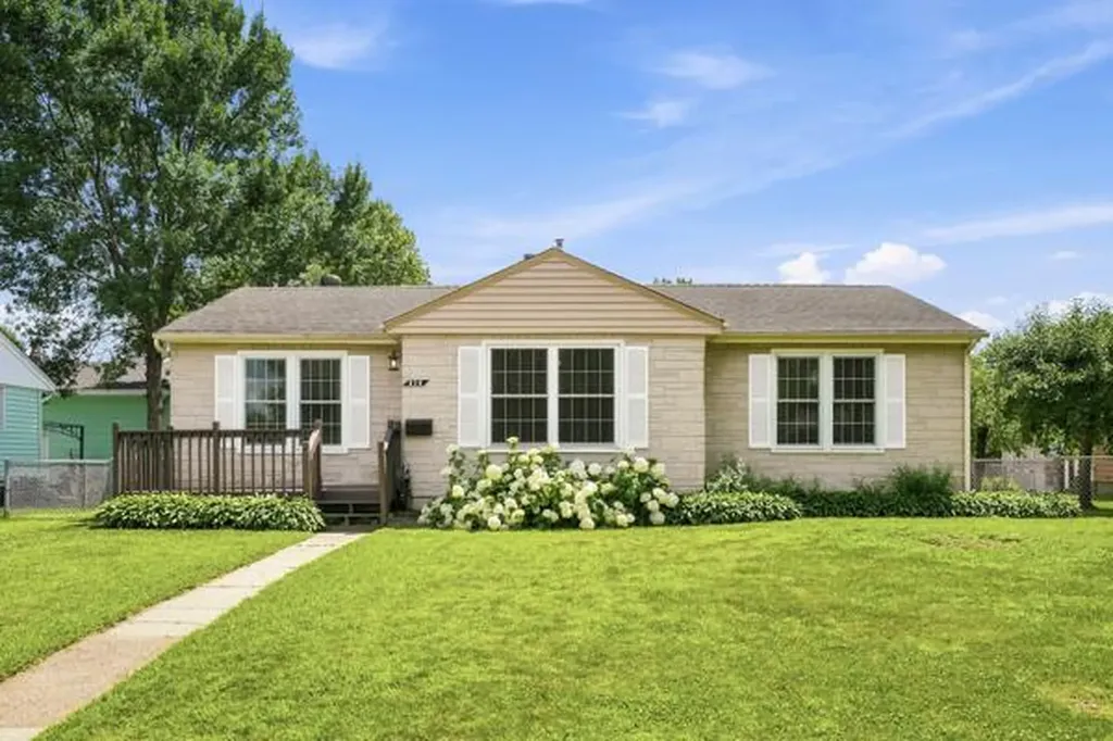 928 2nd Avenue E Shakopee MN 55379