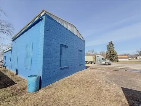 203 Park Avenue E Renville MN 56284