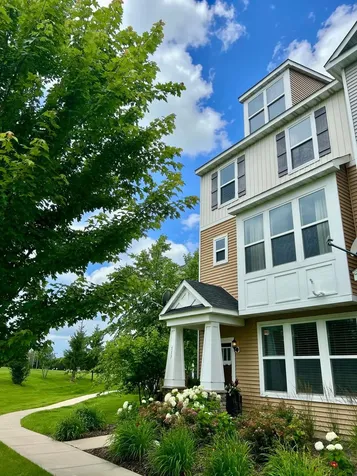 537 Satori Way Chaska MN 55318