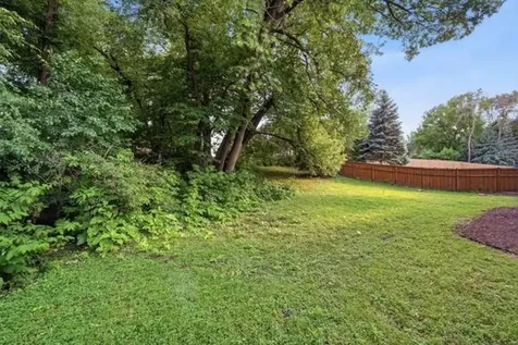 17015 24th Avenue N Plymouth MN 55447