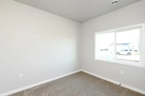 6715 Deer Creek Loop Horace ND 58047