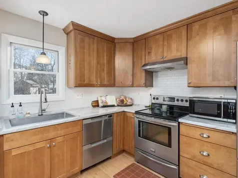 1036 Sunny Ridge Drive Carver MN 55315