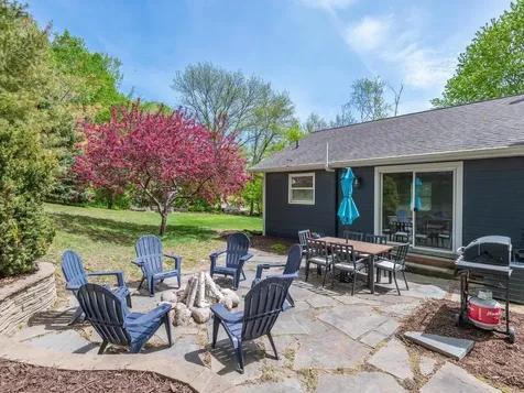 1036 Sunny Ridge Drive Carver MN 55315