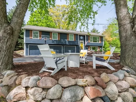 1036 Sunny Ridge Drive Carver MN 55315