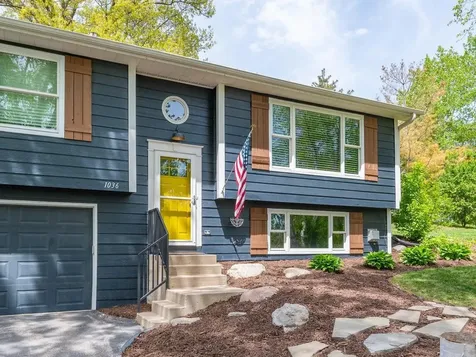 1036 Sunny Ridge Drive Carver MN 55315