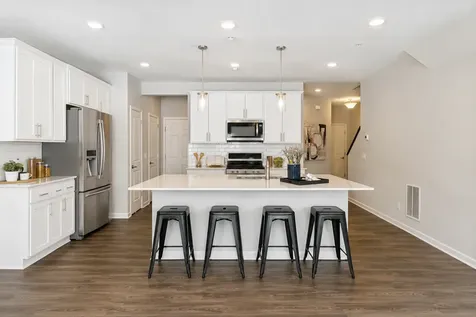 4860 Avery Court Eagan MN 55123