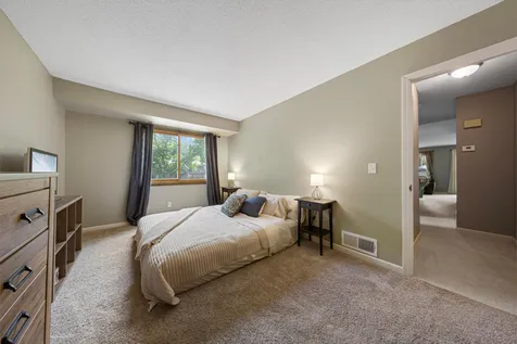 6856 Macbeth Circle Woodbury MN 55125