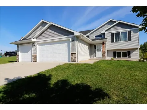 1203 Pondview Avenue NW Montgomery MN 56069