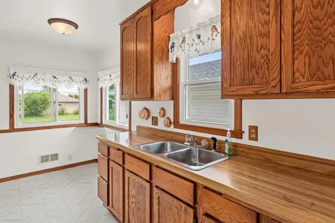9043 16th Avenue S Bloomington MN 55425