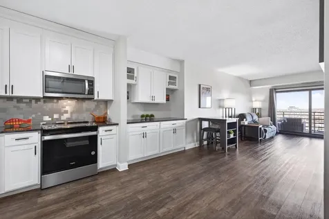 26 10th Street W Saint Paul MN 55102