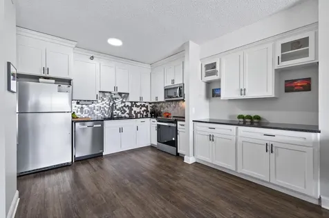 26 10th Street W Saint Paul MN 55102