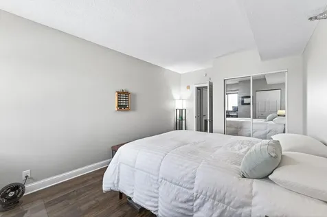 26 10th Street W Saint Paul MN 55102