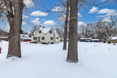 627 S Litchfield Avenue Litchfield MN 55355