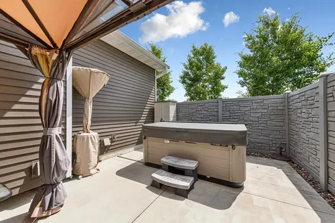 135 Stoneridge Lane NE Owatonna MN 55060