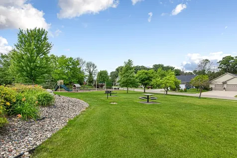 135 Stoneridge Lane NE Owatonna MN 55060