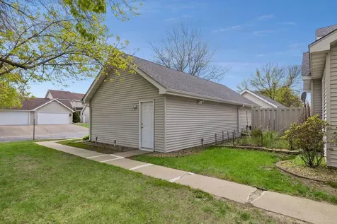 10270 Arrowwood Drive Eden Prairie MN 55347