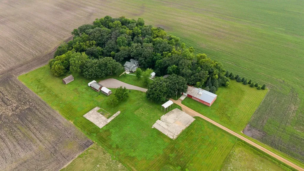 8363 County Road 2 Glencoe MN 55336