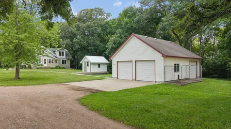 8363 County Road 2 Glencoe MN 55336