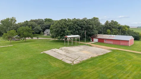 8363 County Road 2 Glencoe MN 55336