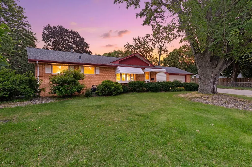 6836 Ewing Avenue N Brooklyn Center MN 55429