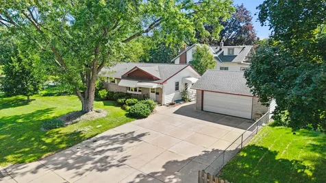 6836 Ewing Avenue N Brooklyn Center MN 55429