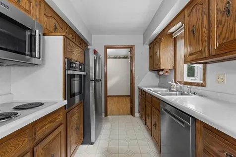 6836 Ewing Avenue N Brooklyn Center MN 55429