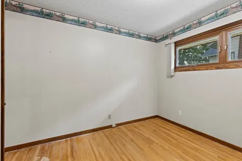 6836 Ewing Avenue N Brooklyn Center MN 55429
