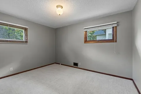 6836 Ewing Avenue N Brooklyn Center MN 55429