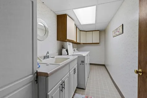 6836 Ewing Avenue N Brooklyn Center MN 55429