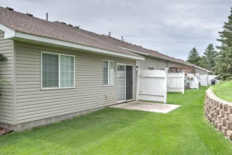 2160 Cleveland Lane S Cambridge MN 55008