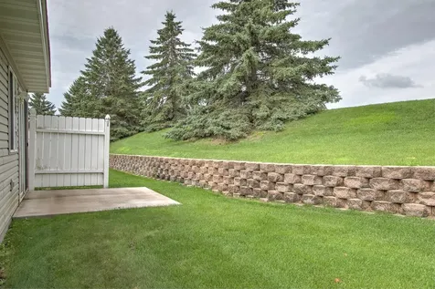 2160 Cleveland Lane S Cambridge MN 55008