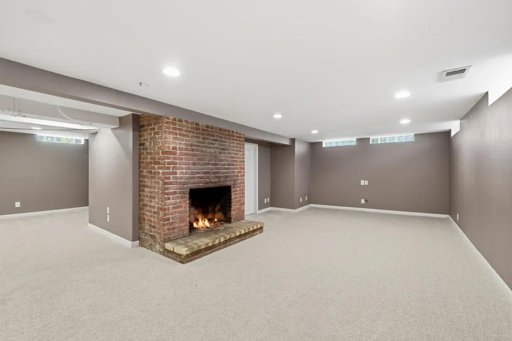 3131 Parkview Boulevard Robbinsdale MN 55422