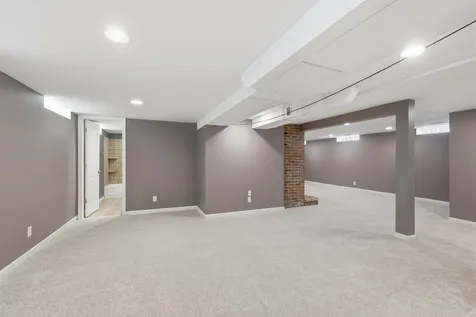3131 Parkview Boulevard Robbinsdale MN 55422