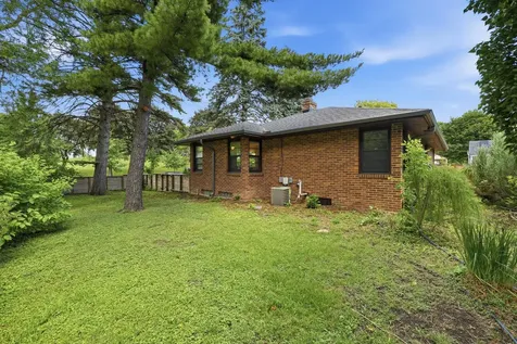 3131 Parkview Boulevard Robbinsdale MN 55422