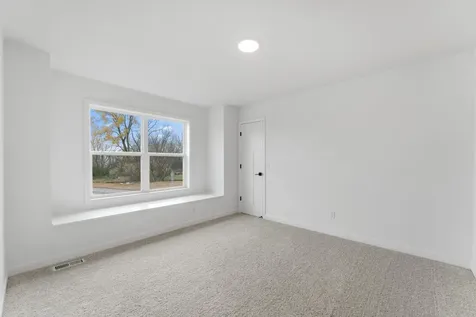7530 Upper 42nd Street N Oakdale MN 55128