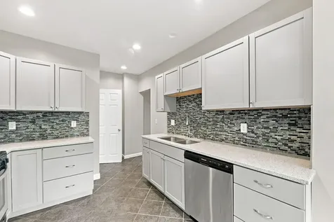 503 N 27th Avenue W Duluth MN 55806