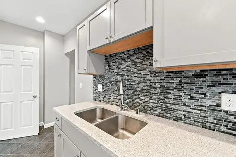 503 N 27th Avenue W Duluth MN 55806