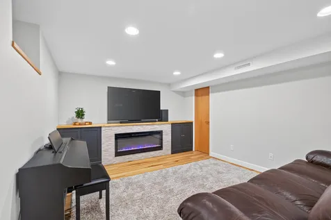 2649 Hillview Road Mounds View MN 55112